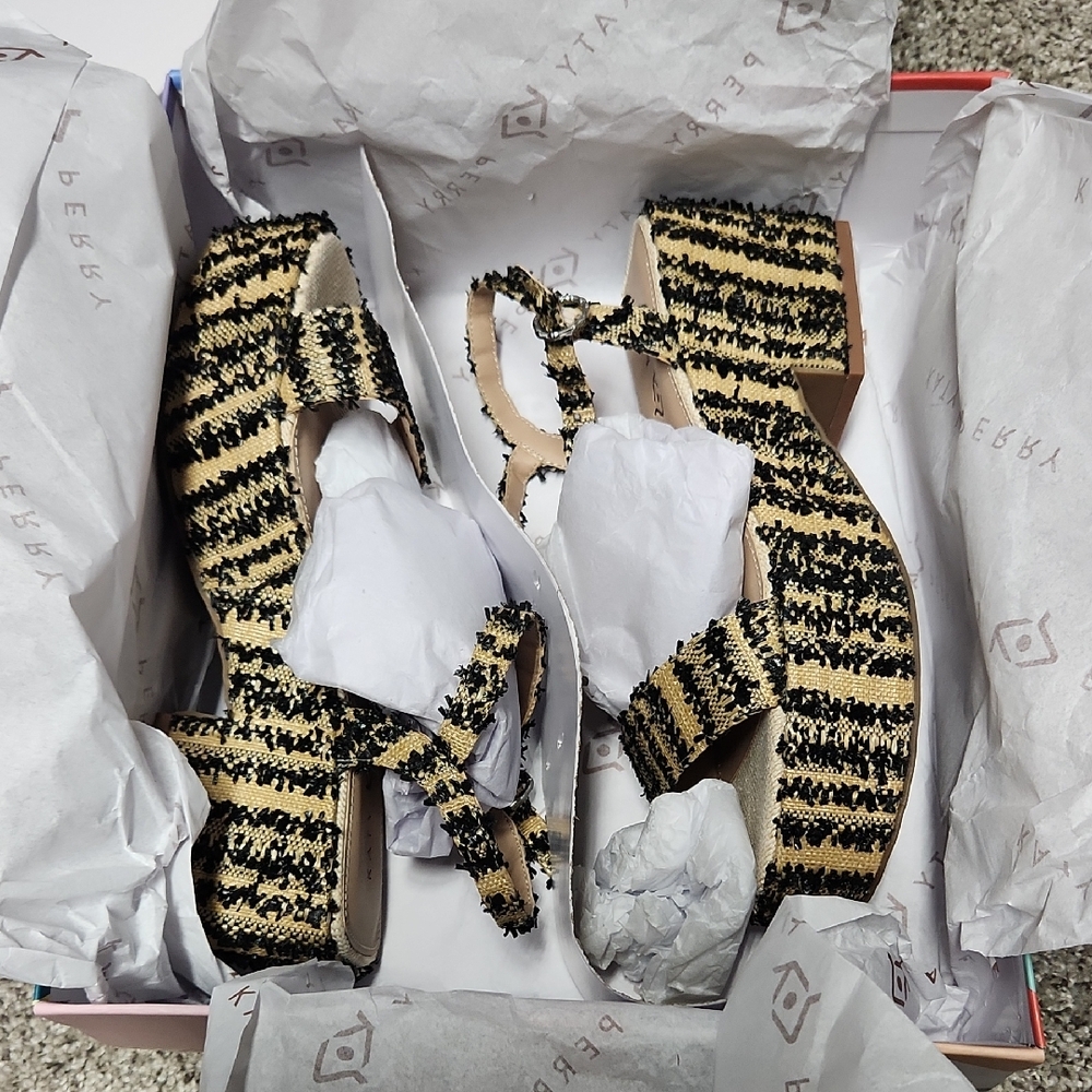 NEW Katy Perry The Busy Bee Strappy Size 8.5